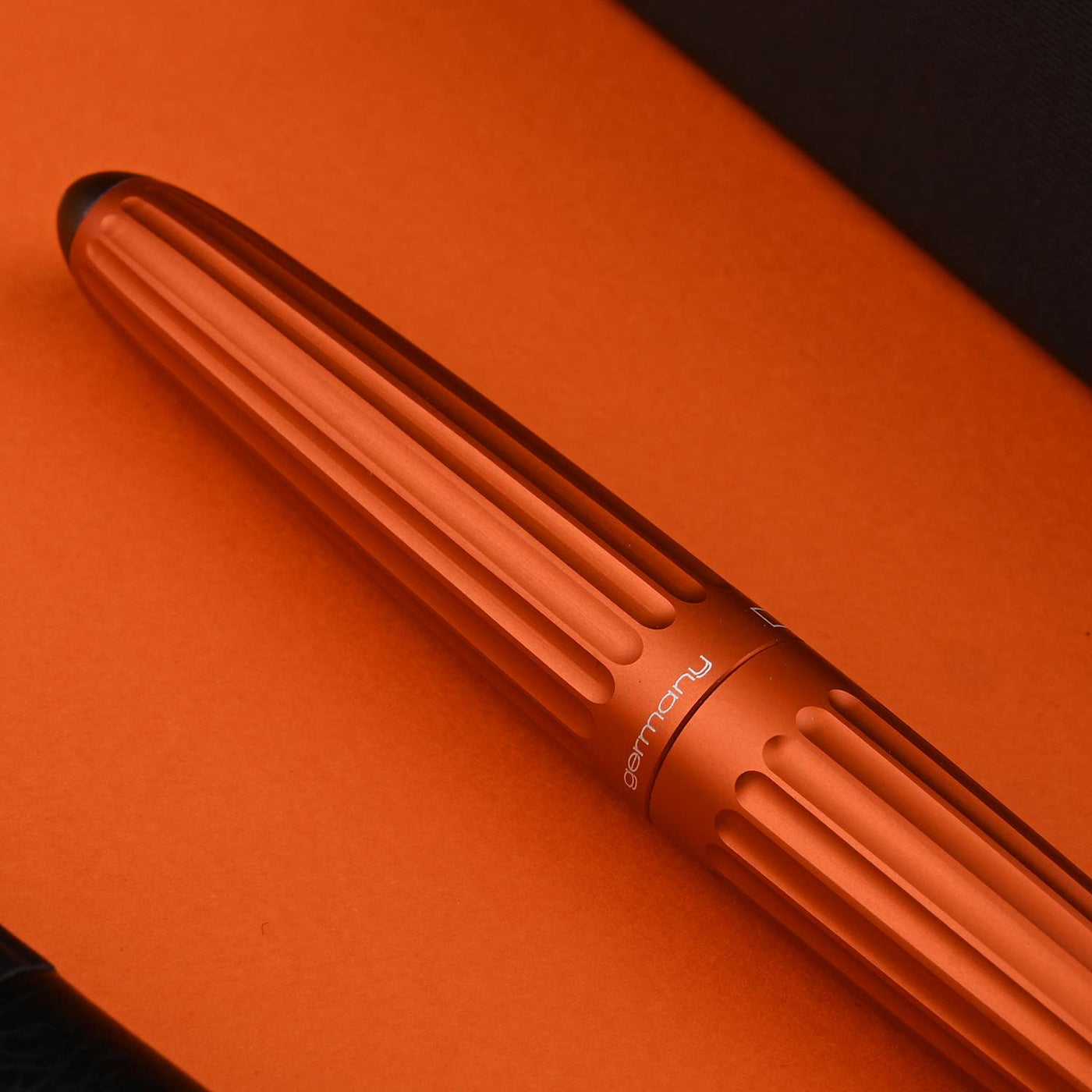 Diplomat Aero 14K Gold Fountain Pen - Orange 7