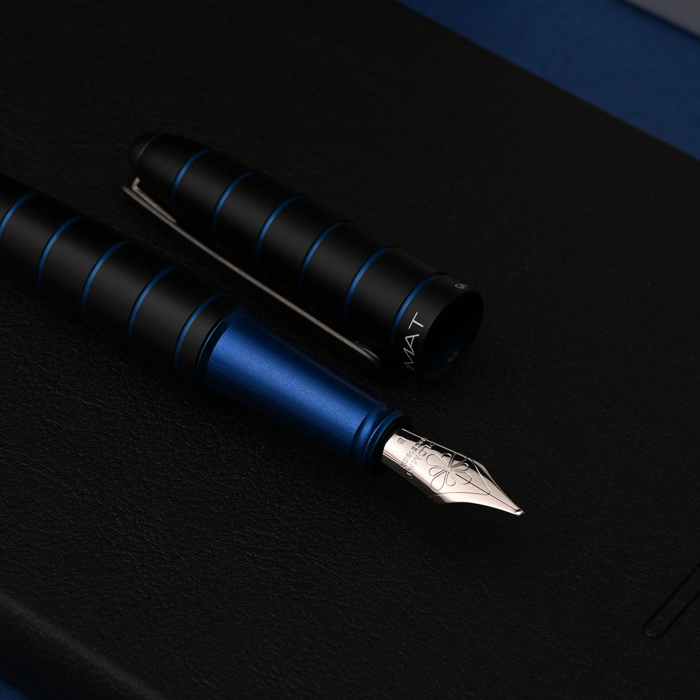 Diplomat Elox 14K Gold Fountain Pen - Ring Black Blue 10