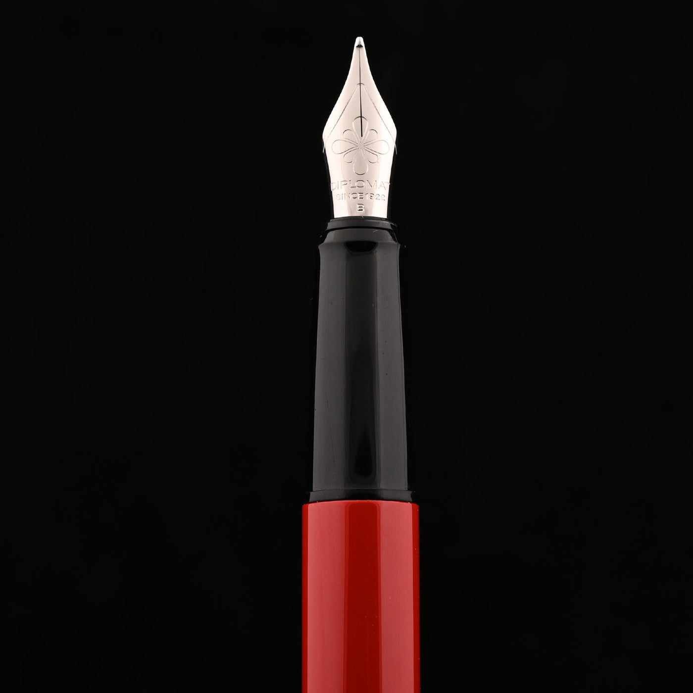 Diplomat Esteem Fountain Pen - Red 11