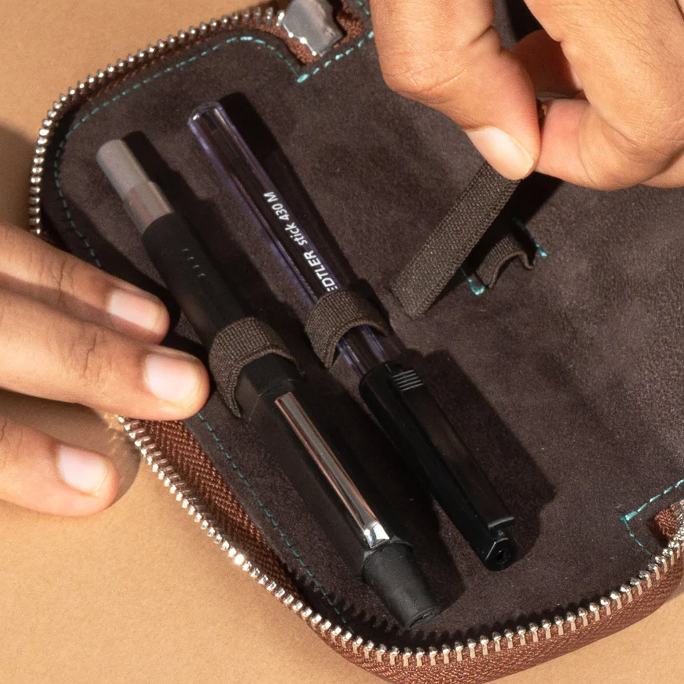 Endless Companion Leather Adjustable 5 Pen Holder - Brown 4