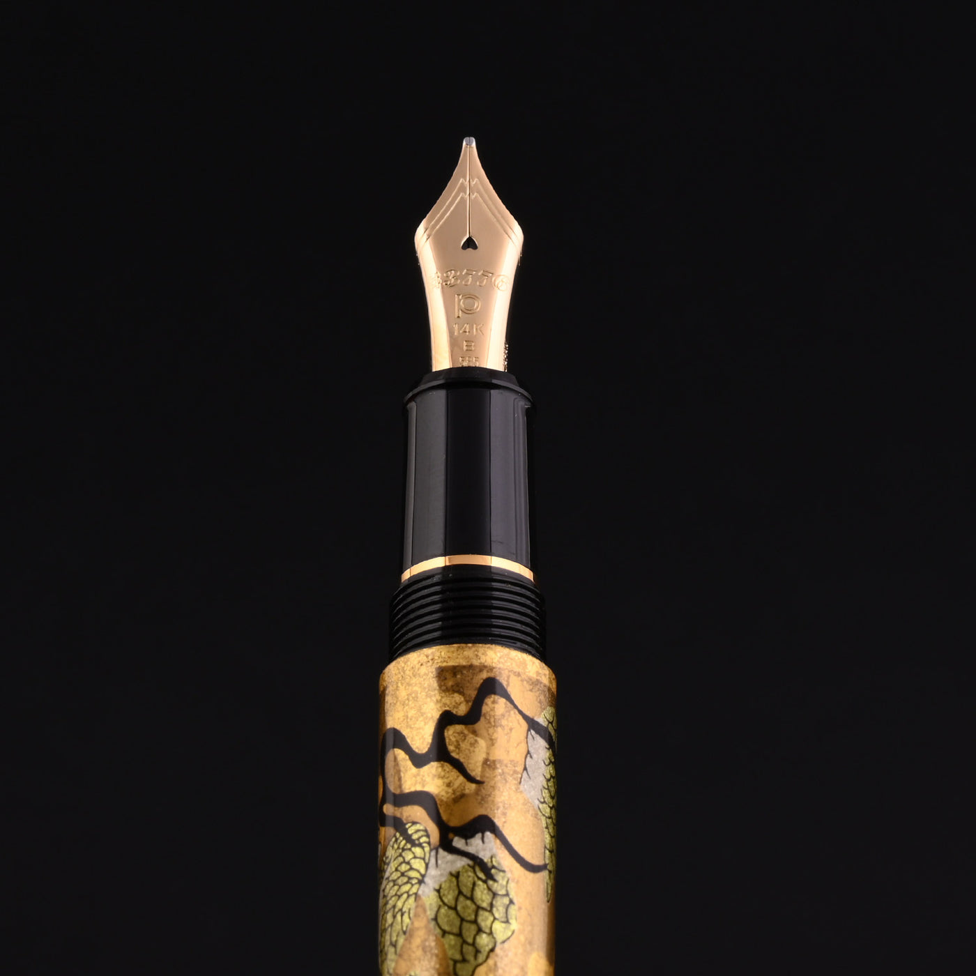Platinum 3776 Century Fountain Pen - Kanazawa Gold Leaf & Ascending Dragon 9