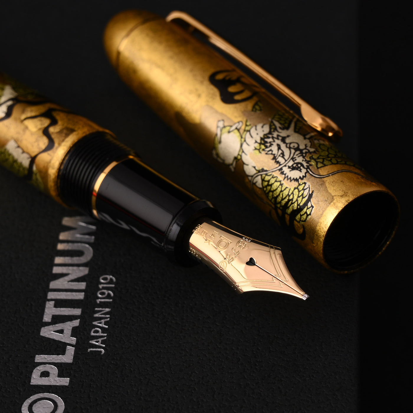 Platinum 3776 Century Fountain Pen - Kanazawa Gold Leaf & Ascending Dragon 11
