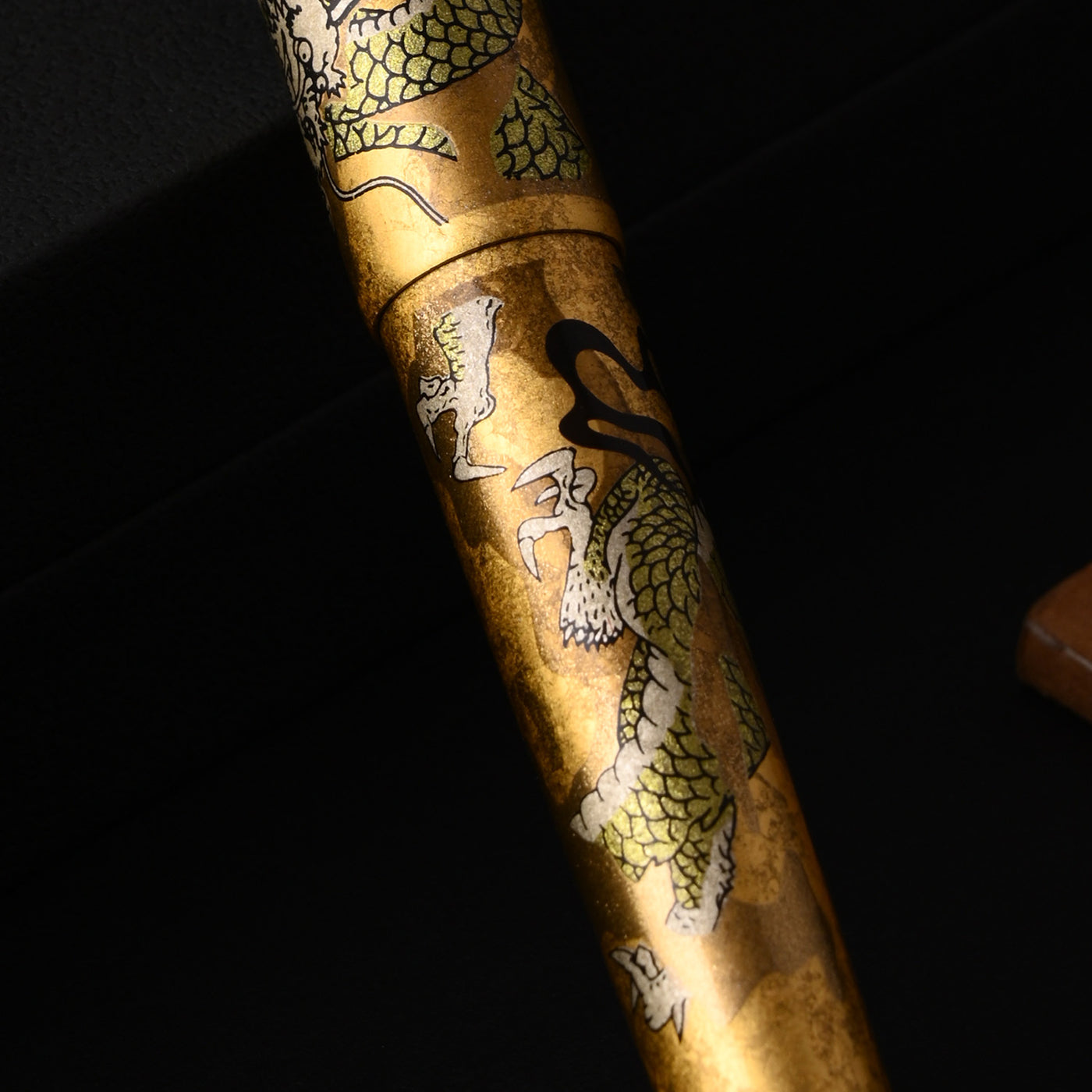 Platinum 3776 Century Fountain Pen - Kanazawa Gold Leaf & Ascending Dragon 12