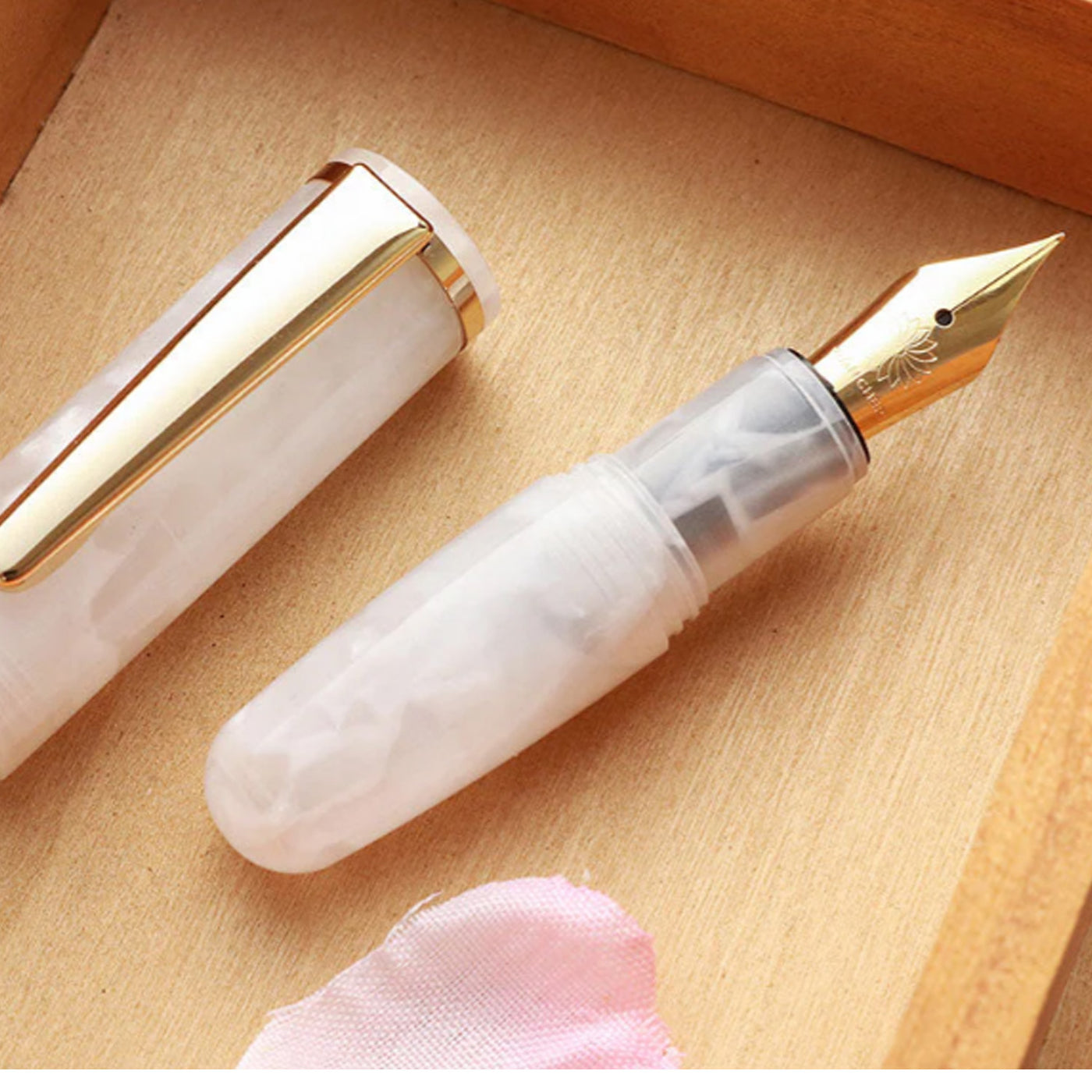 Wancher PuChiCo Fountain Pen - White Snow GT 1