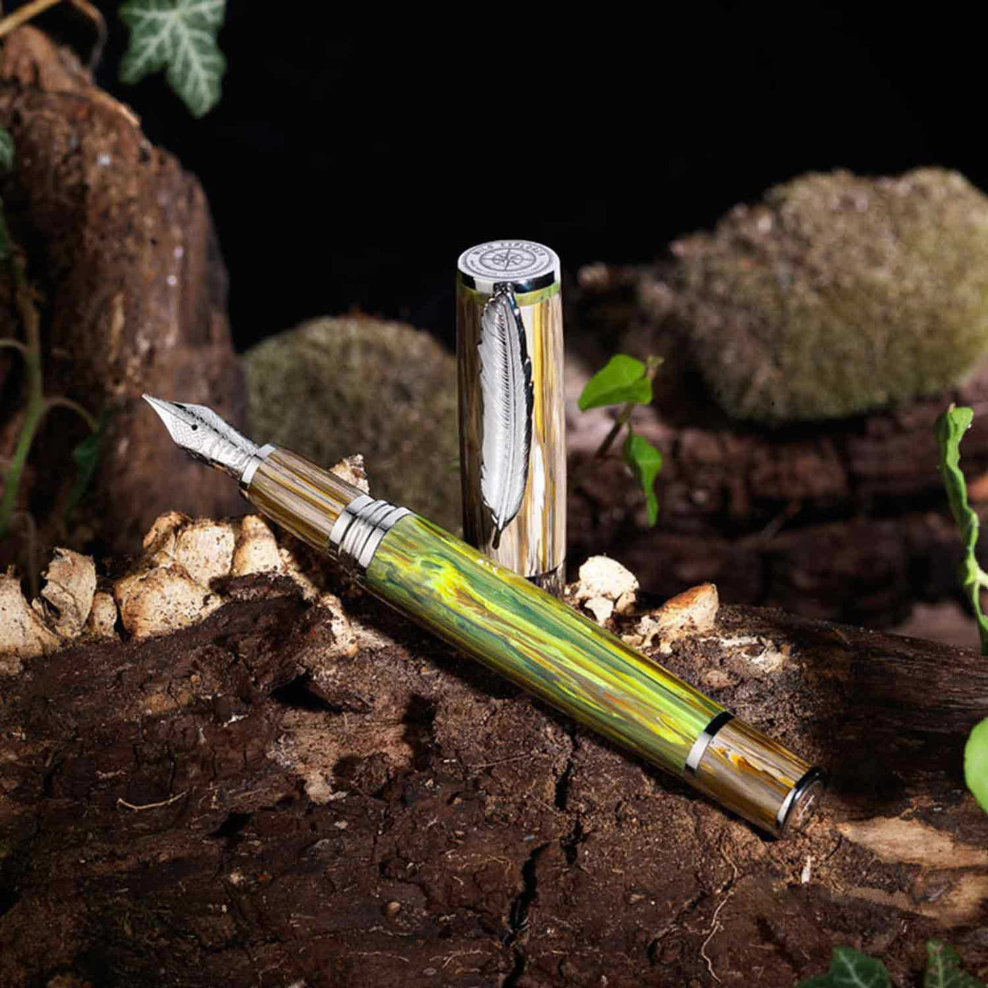 Montegrappa Wildlife Baobab Limited Edition Fountain Pen Green 18K Gold Nib 4