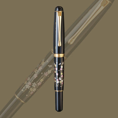 Wancher x Kuretake Yumeginga Kindai Maki-e Shidare Zakura Fountain Pen - Black GT