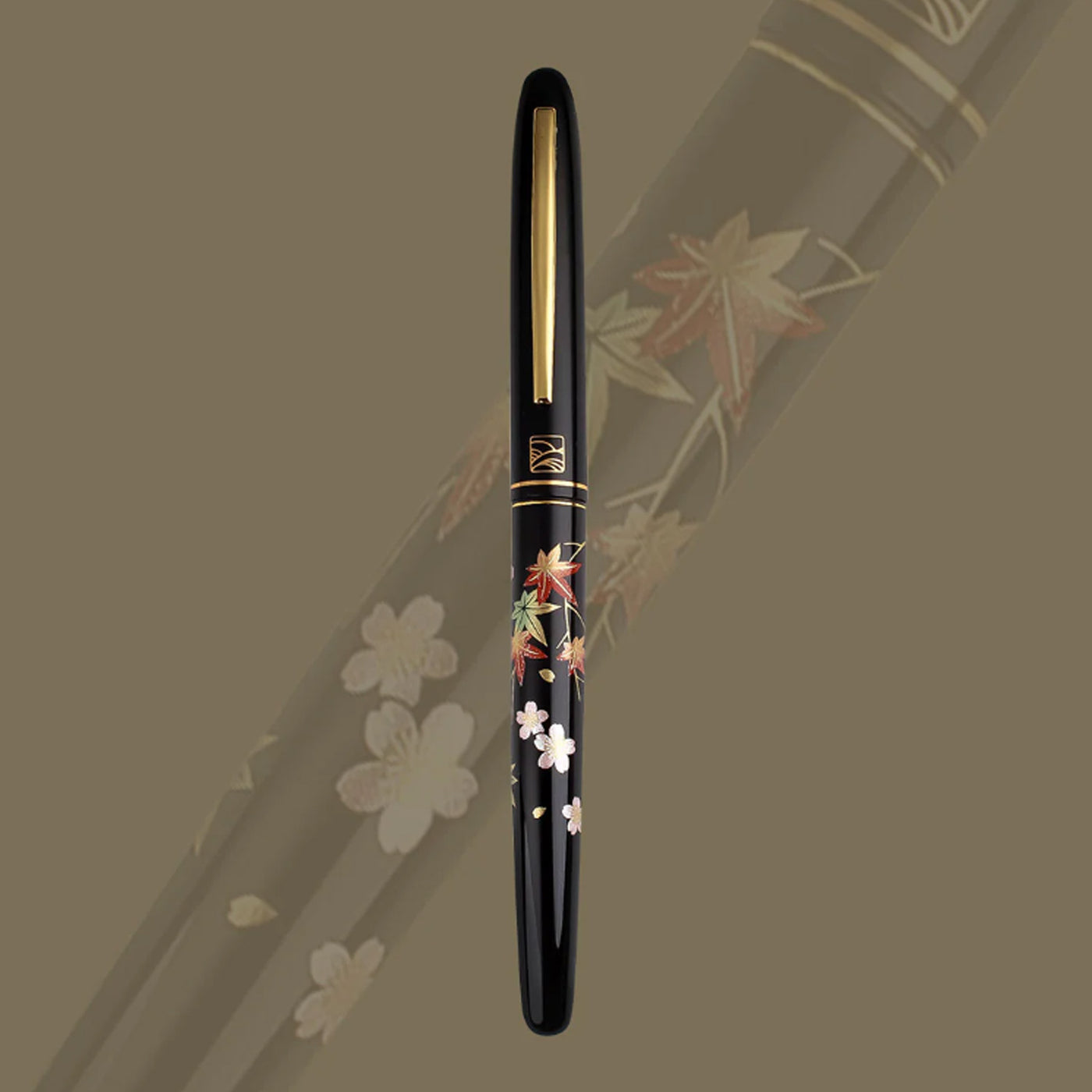 Wancher x Kuretake Kindai Maki-e Sakura Ni Kouyou Fountain Pen - Black GT