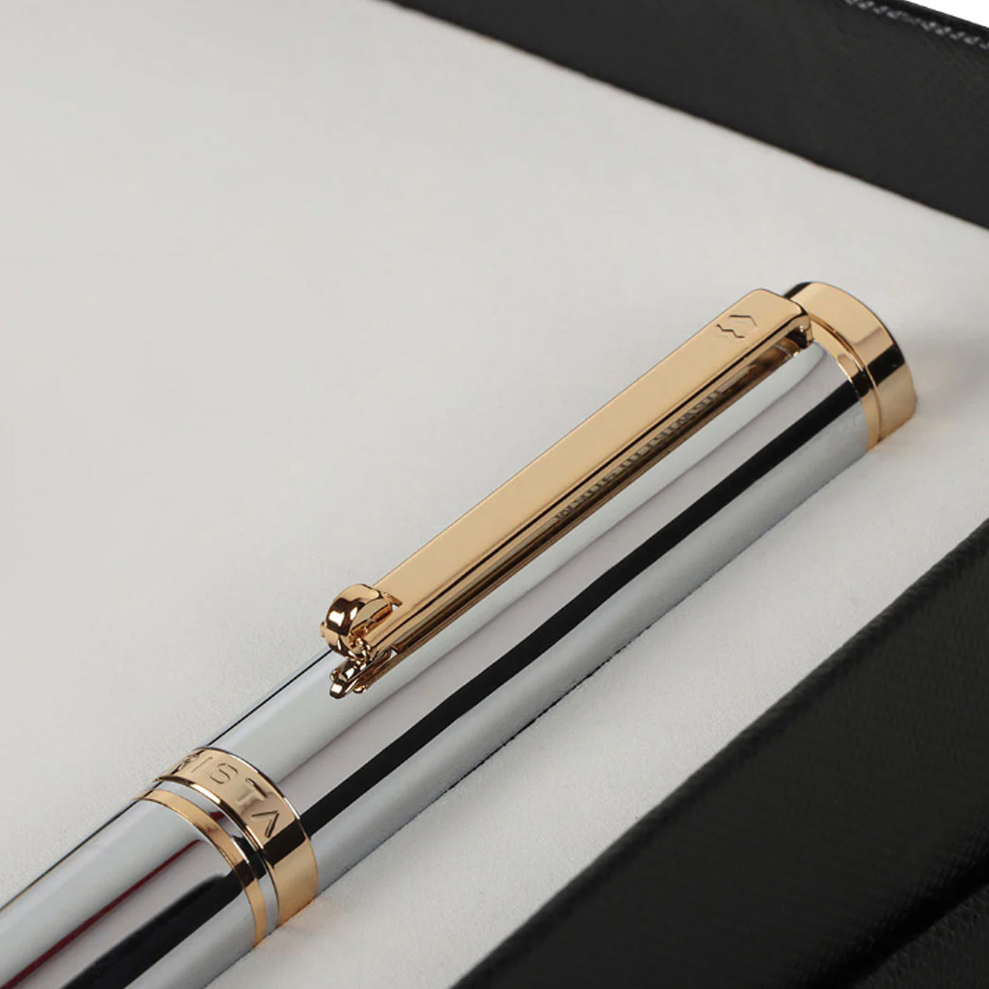 Arista Gift Set - Switch Chrome GT Ball Pen with A5 Notebook 2