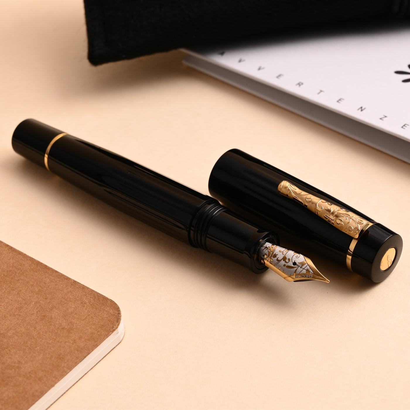 Delta Bio+16 14K Gold Fountain Pen - Black GT 9