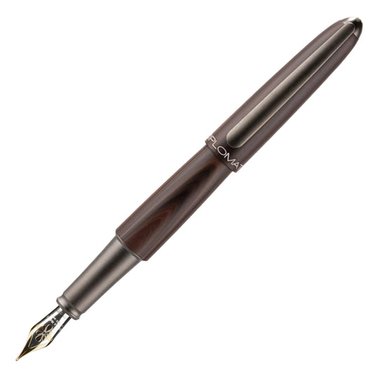 Diplomat Aero 14K Gold Fountain Pen - Black Forest BT