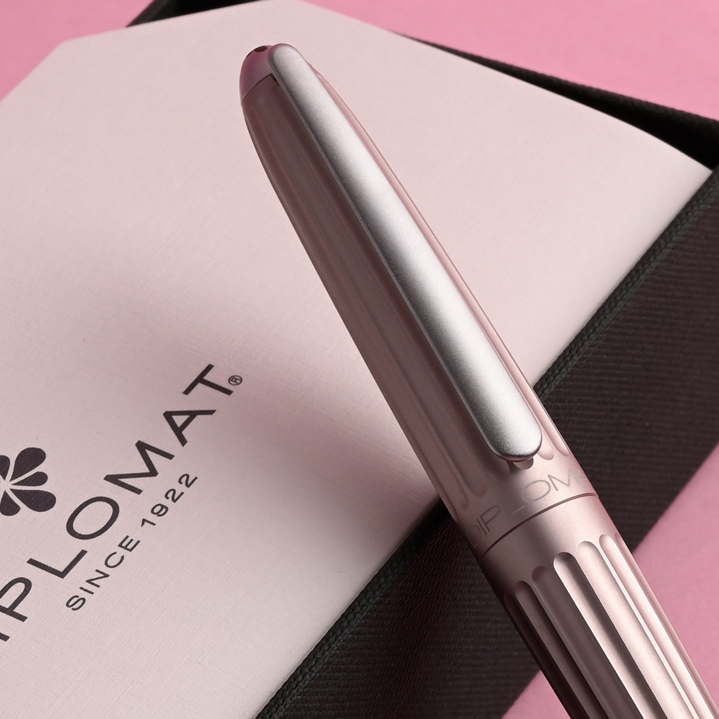 Diplomat Aero Fountain Pen - Antique Rose 12