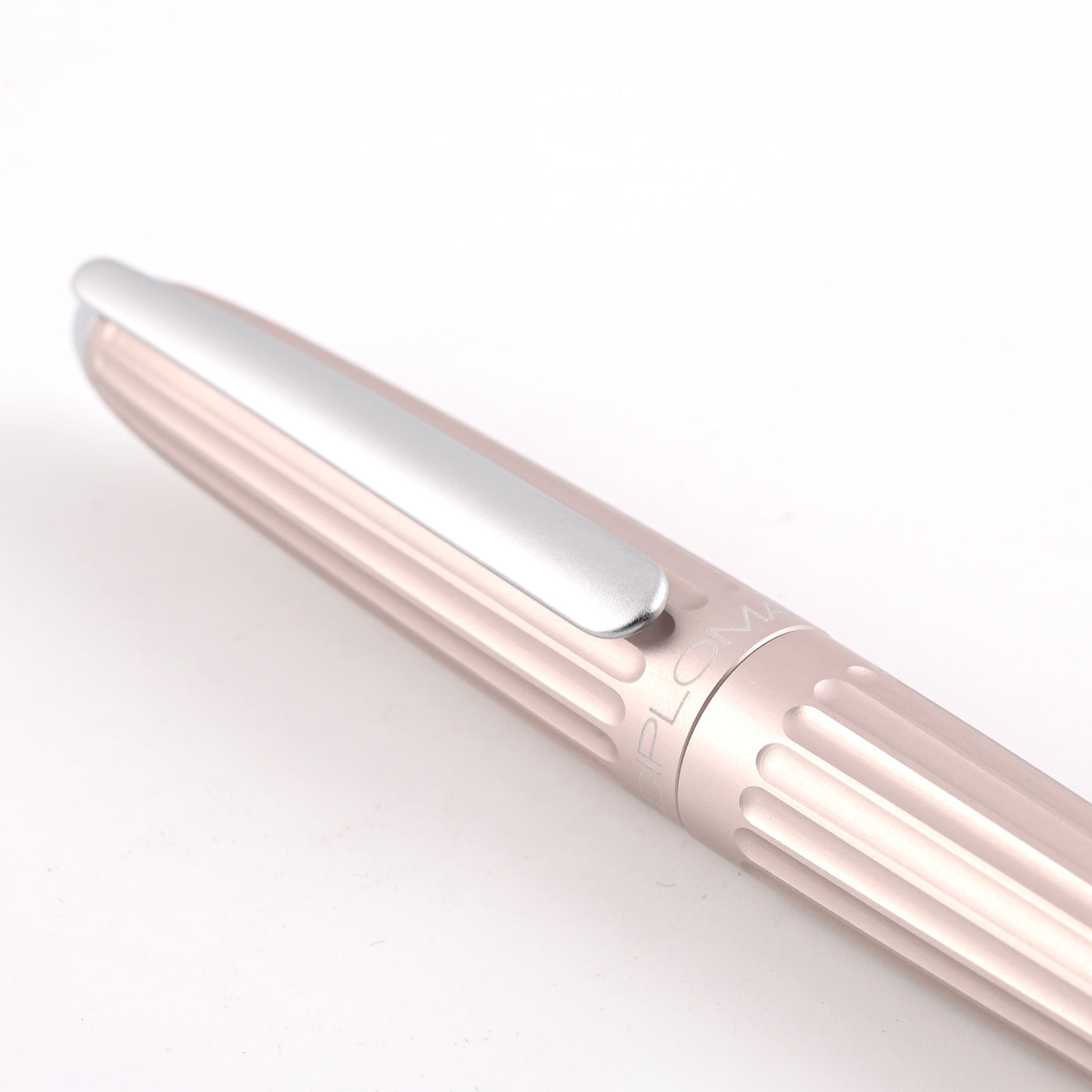 Diplomat Aero Fountain Pen - Antique Rose 5