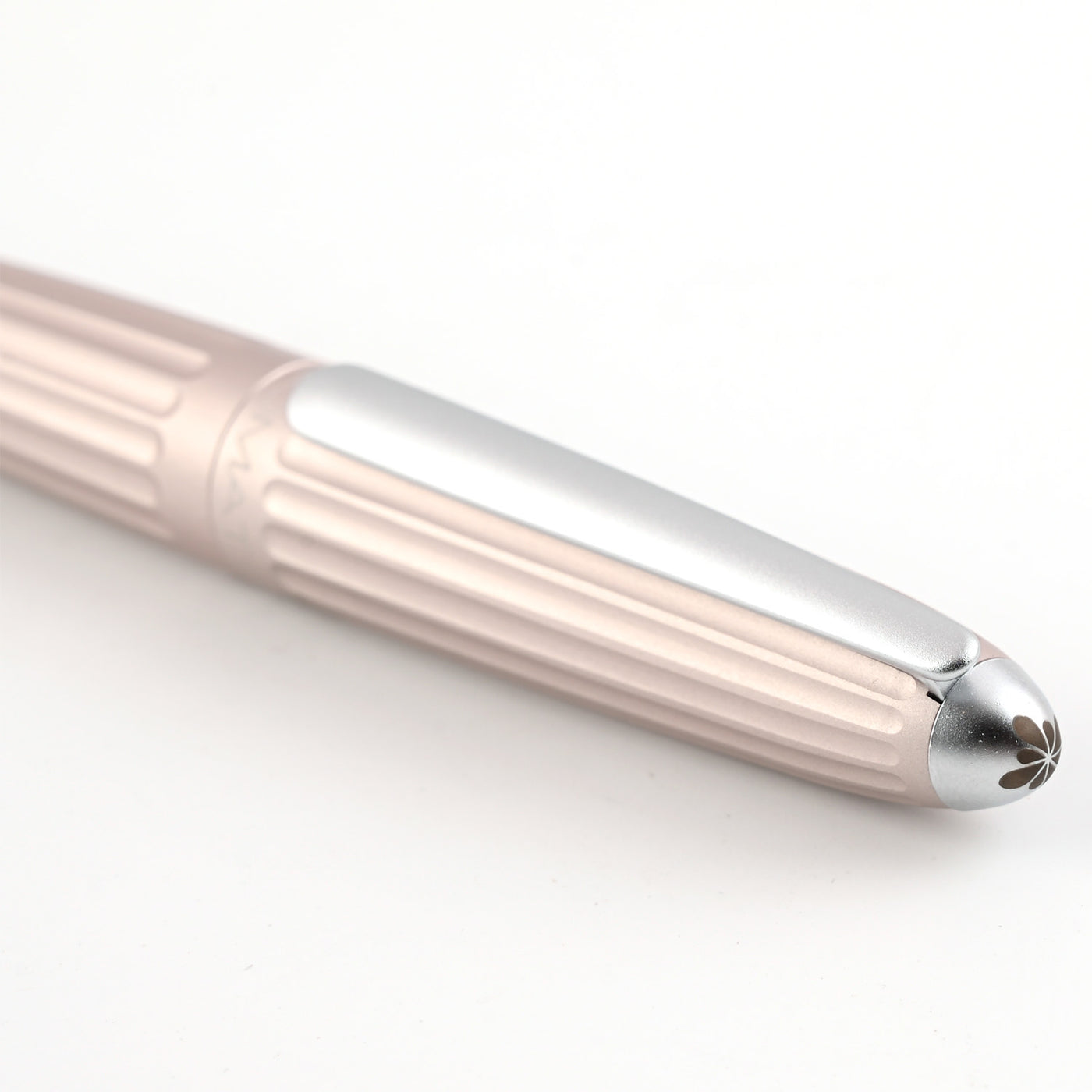 Diplomat Aero Fountain Pen - Antique Rose 6