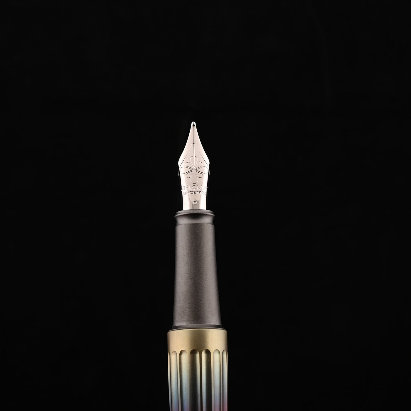 Diplomat Aero Fountain Pen - Flame 10
