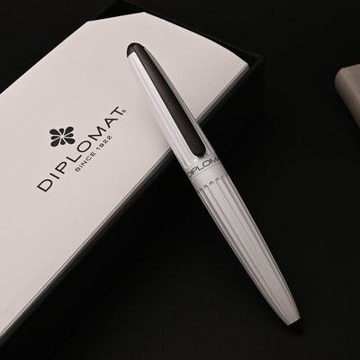 Diplomat Aero Fountain Pen - Pearly White 11