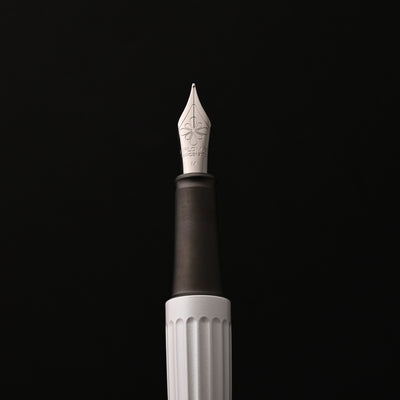 Diplomat Aero Fountain Pen - Pearly White 9