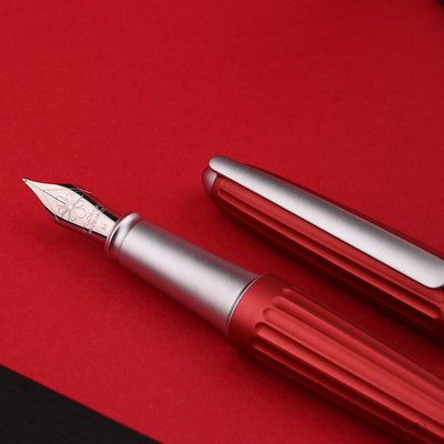Diplomat Aero Fountain Pen - Red 8