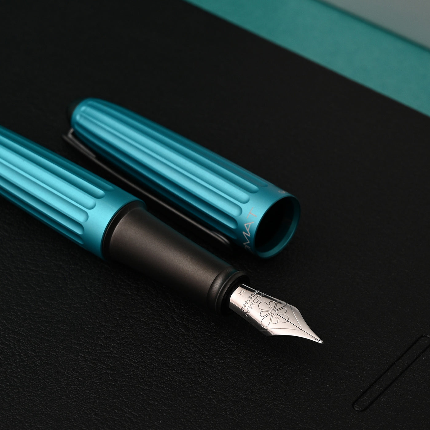 Diplomat Aero Fountain Pen - Turquoise 7