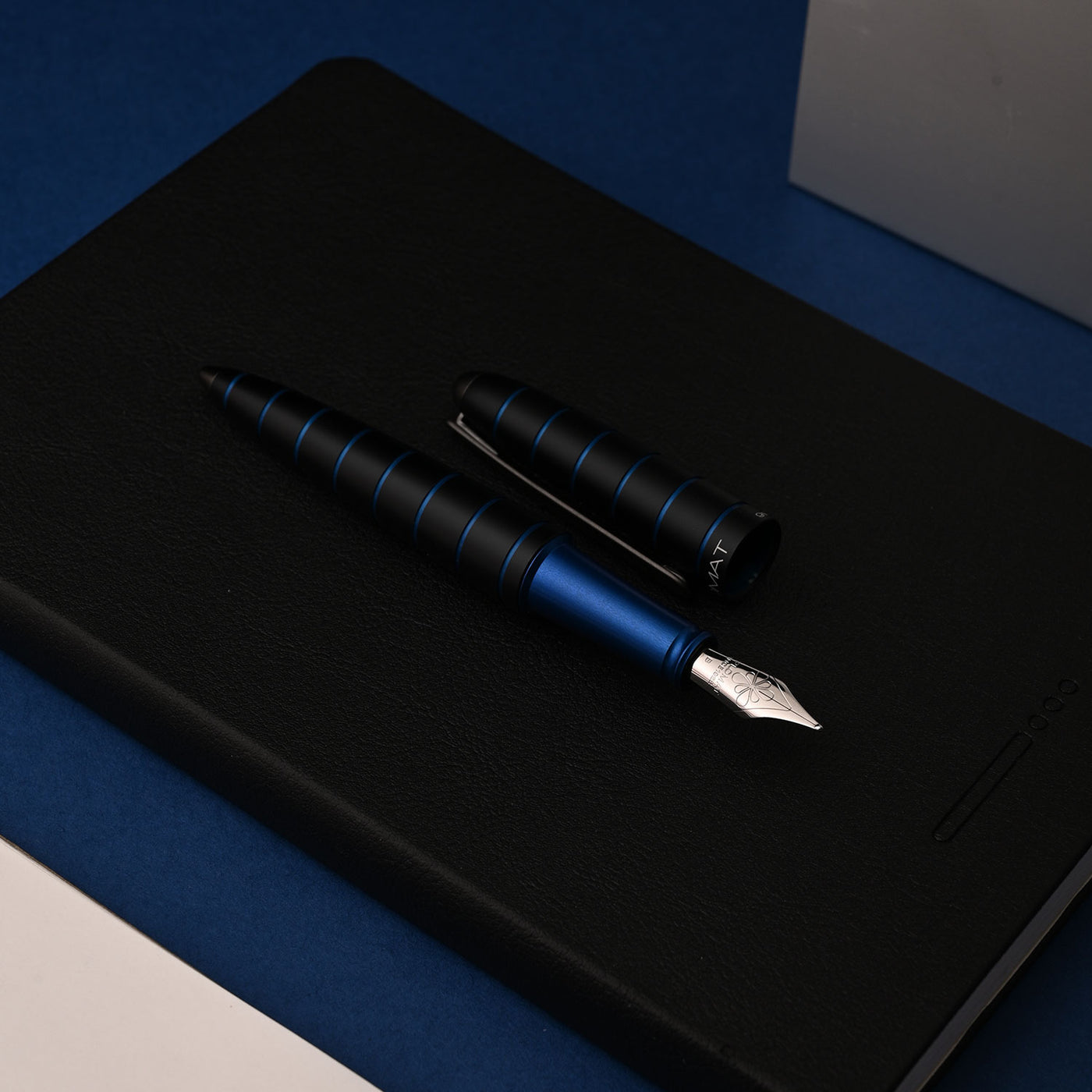 Diplomat Elox Fountain Pen - Ring Black/Blue 6