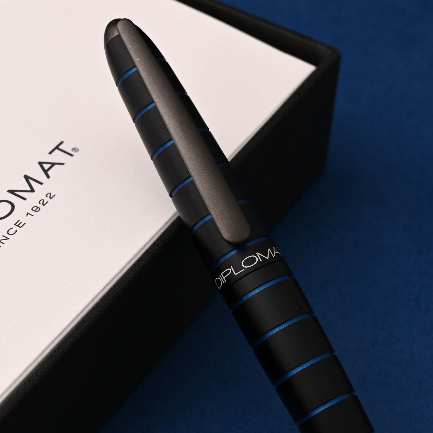 Diplomat Elox Fountain Pen - Ring Black/Blue 9