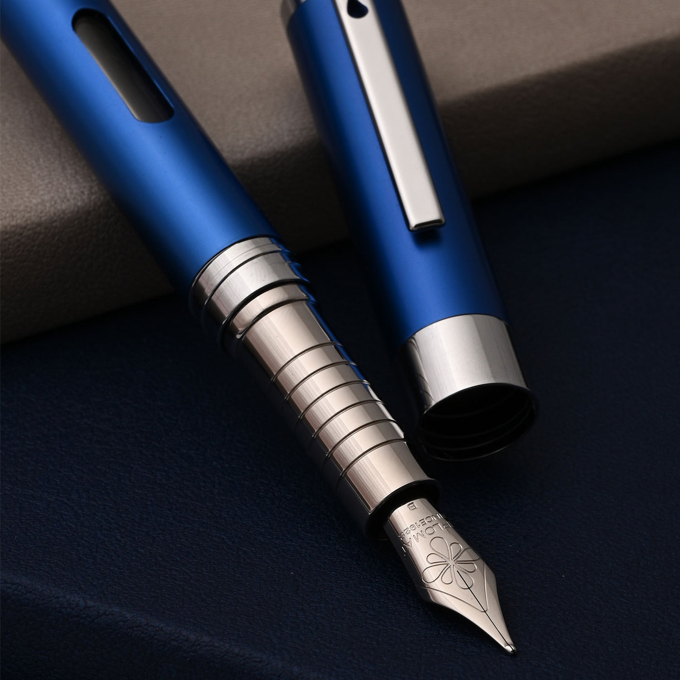 Diplomat Nexus Fountain Pen - Blue/Chrome 8