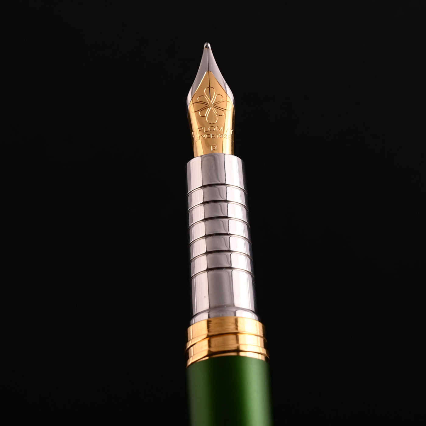 Diplomat Nexus Fountain Pen - Green GT 10