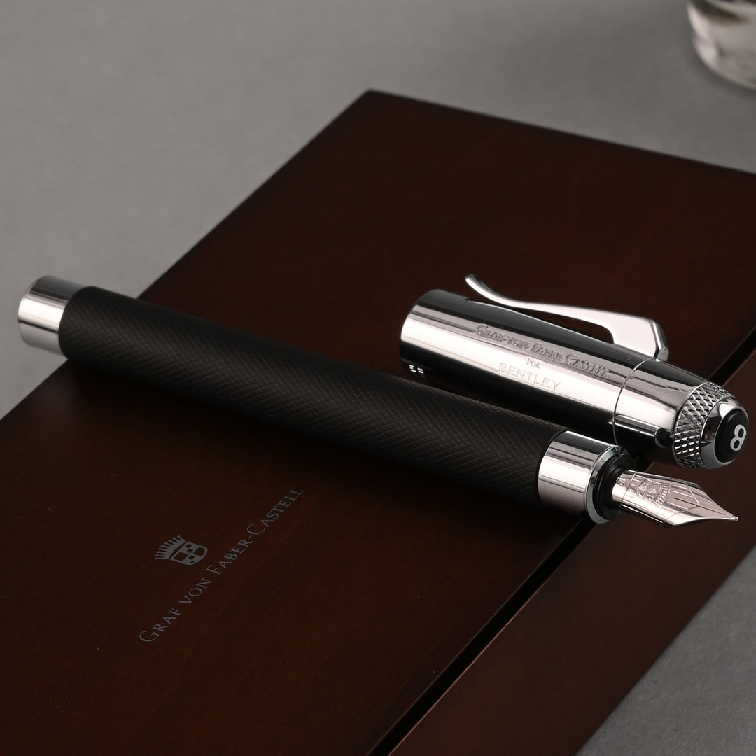 Graf Von Faber-Castell Opbergbak – Lederen Ommanteling, Hoogglanzende Metalen Wangen, Zwart – Luxe Opslag Voor Pennen Of Accessoires