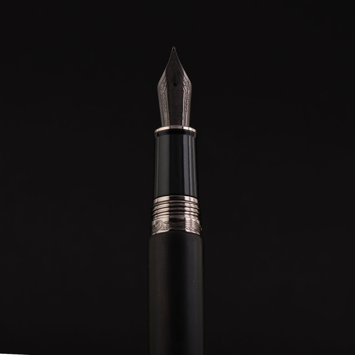 Hongdian 660 Wood Fountain Pen - Black 10