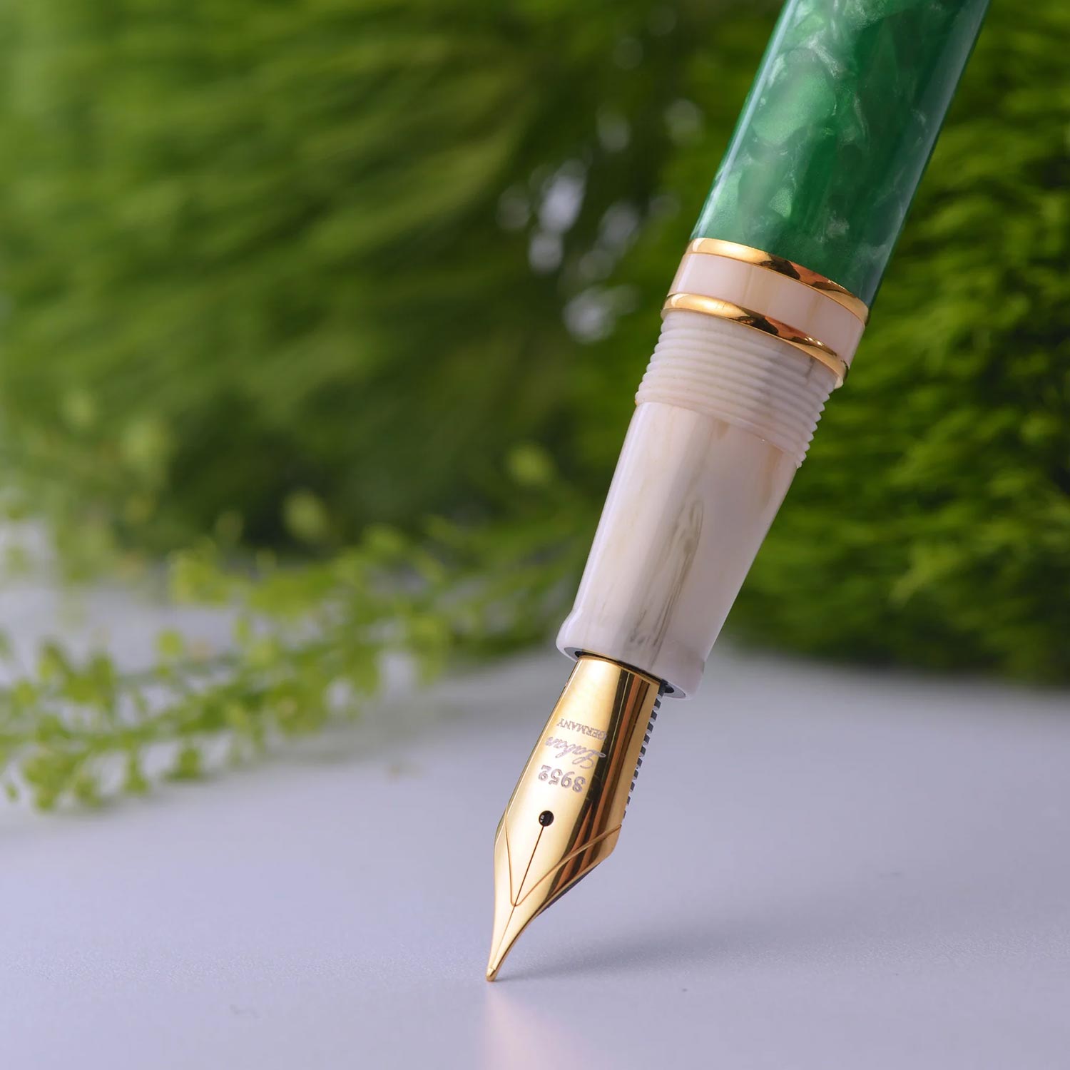 Laban 325 14K Gold Fountain Pen - Forest – Makoba
