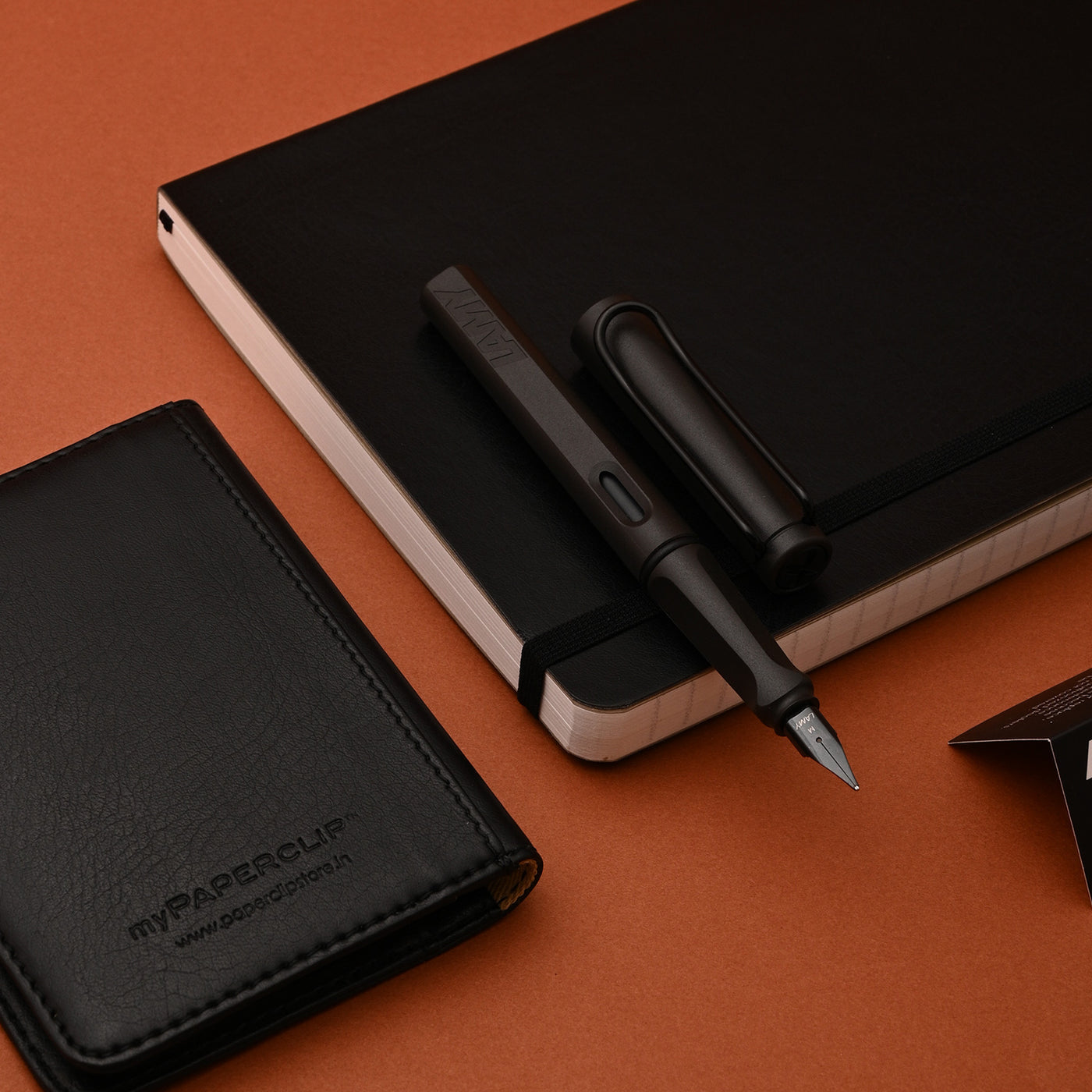 Lamy Gift Set - Safari Umbra Fountain Pen with myPaperclip A5 Black Notebook and Card Holder 5