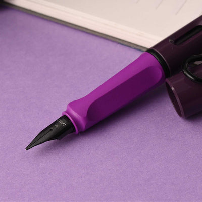 Lamy Safari Fountain Pen - Violet Blackberry (Special Edition) 8