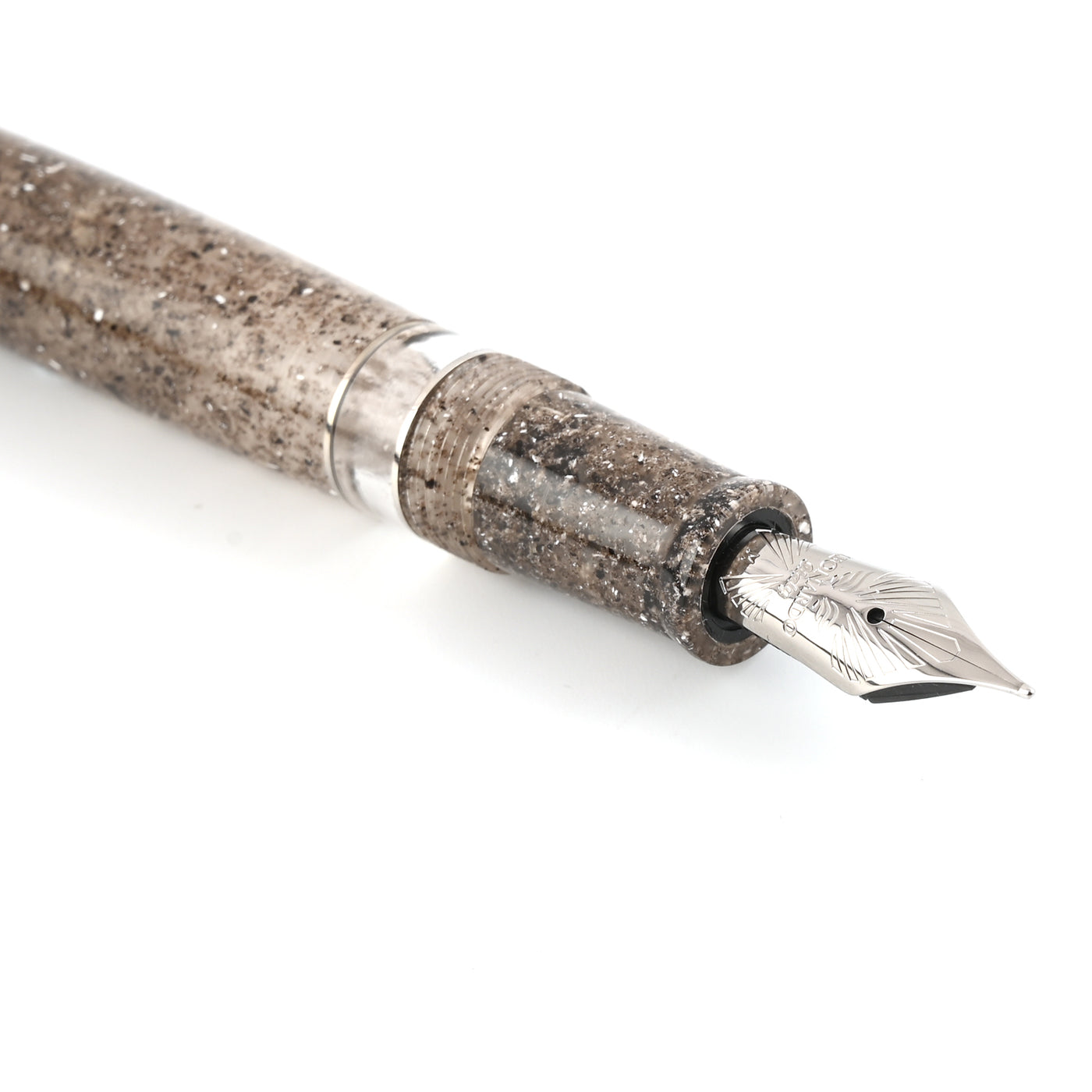 Leonardo Magico Fountain Pen - Sea Sand CT 4