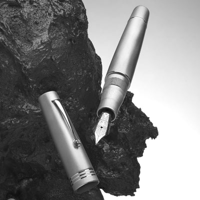 Leonardo Momento Zero Fountain Pen - Alumina CT (Limited Edition)