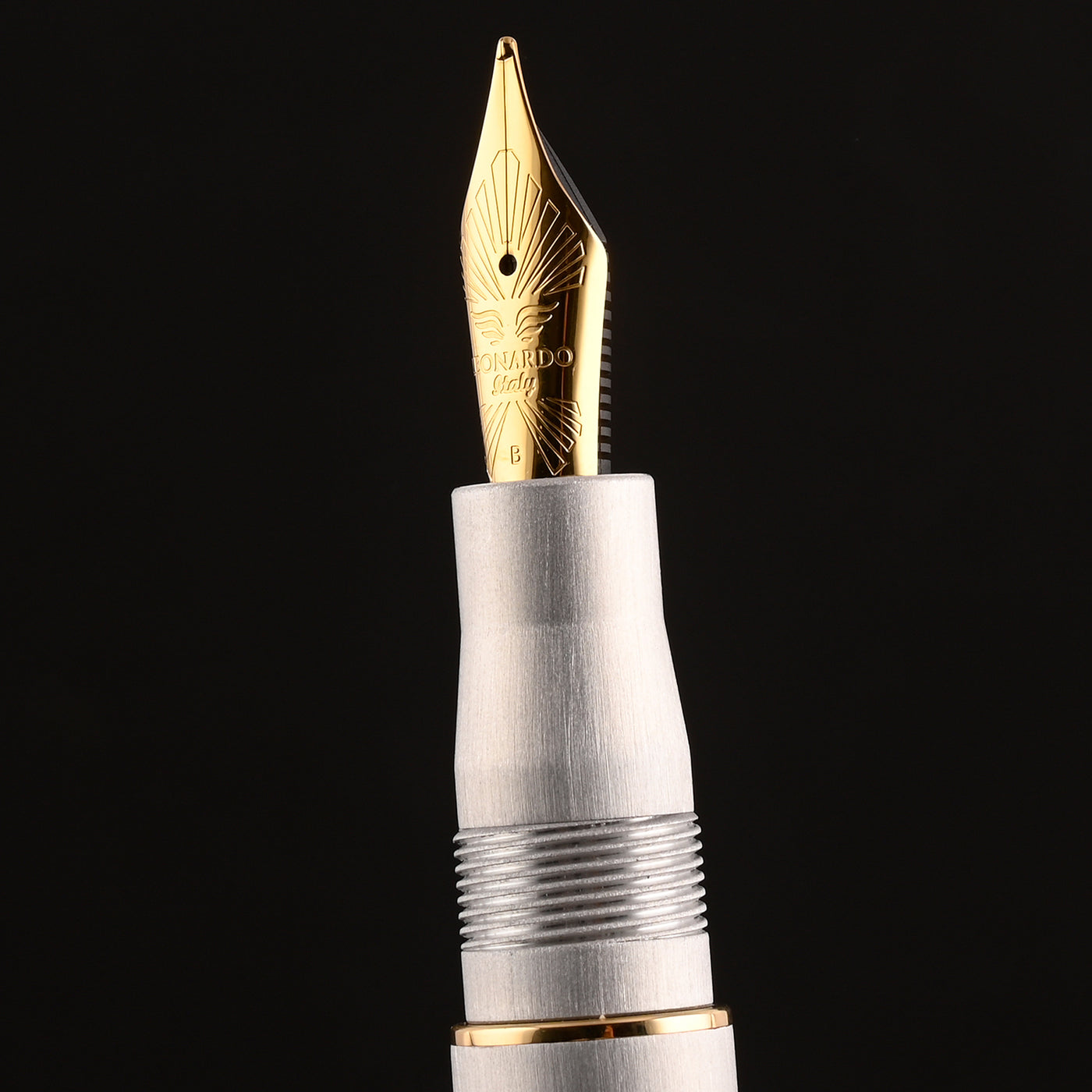 Leonardo Momento Zero Fountain Pen - Aluminia GT (Limited Edition) 12