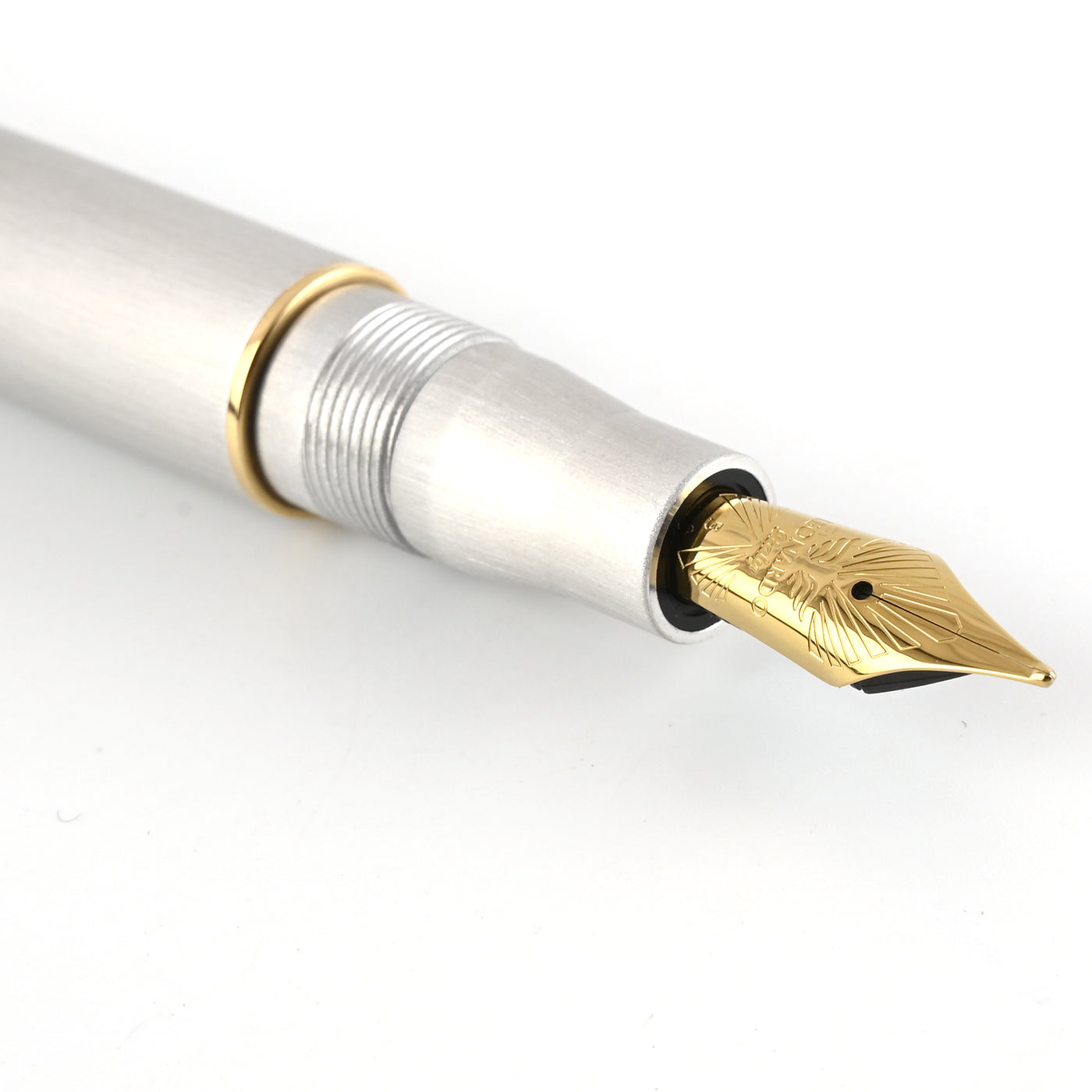 Leonardo Momento Zero Fountain Pen - Aluminia GT (Limited Edition) 4