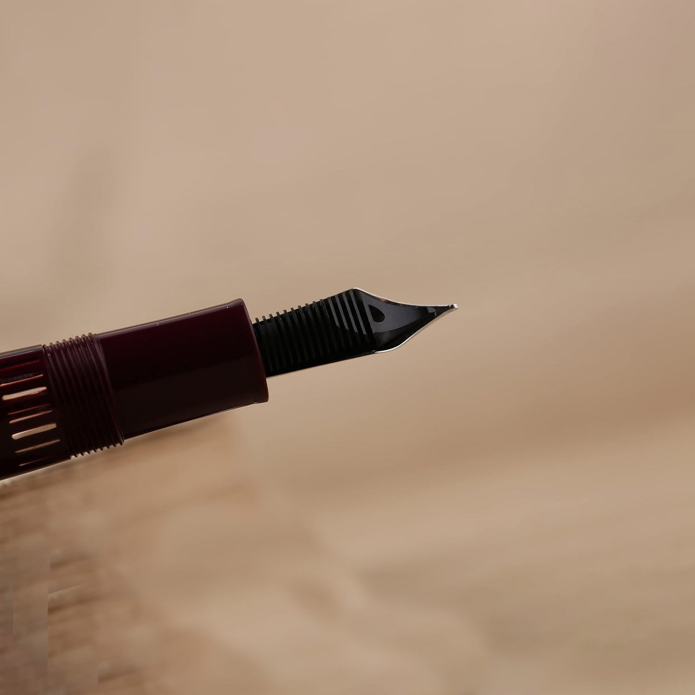 Majohn P136 Fountain Pen - Deep Burgundy CT 7