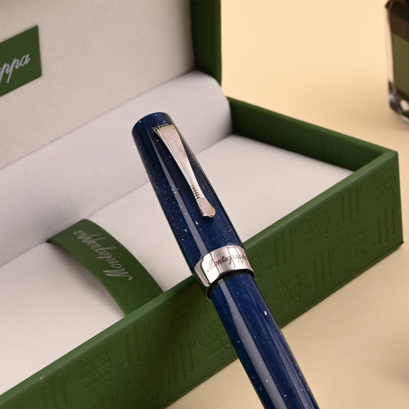 Montegrappa Elmo 02 Plus 14K Gold Fountain Pen - Interstellar 12