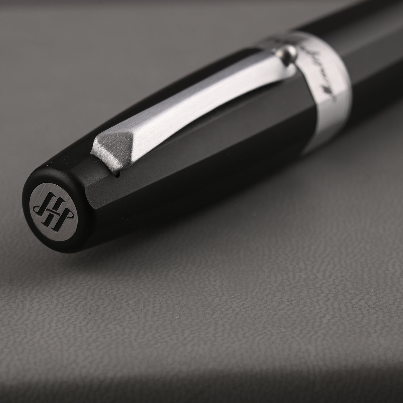 Montegrappa Magnifica Fountain Pen - Matte Black CT