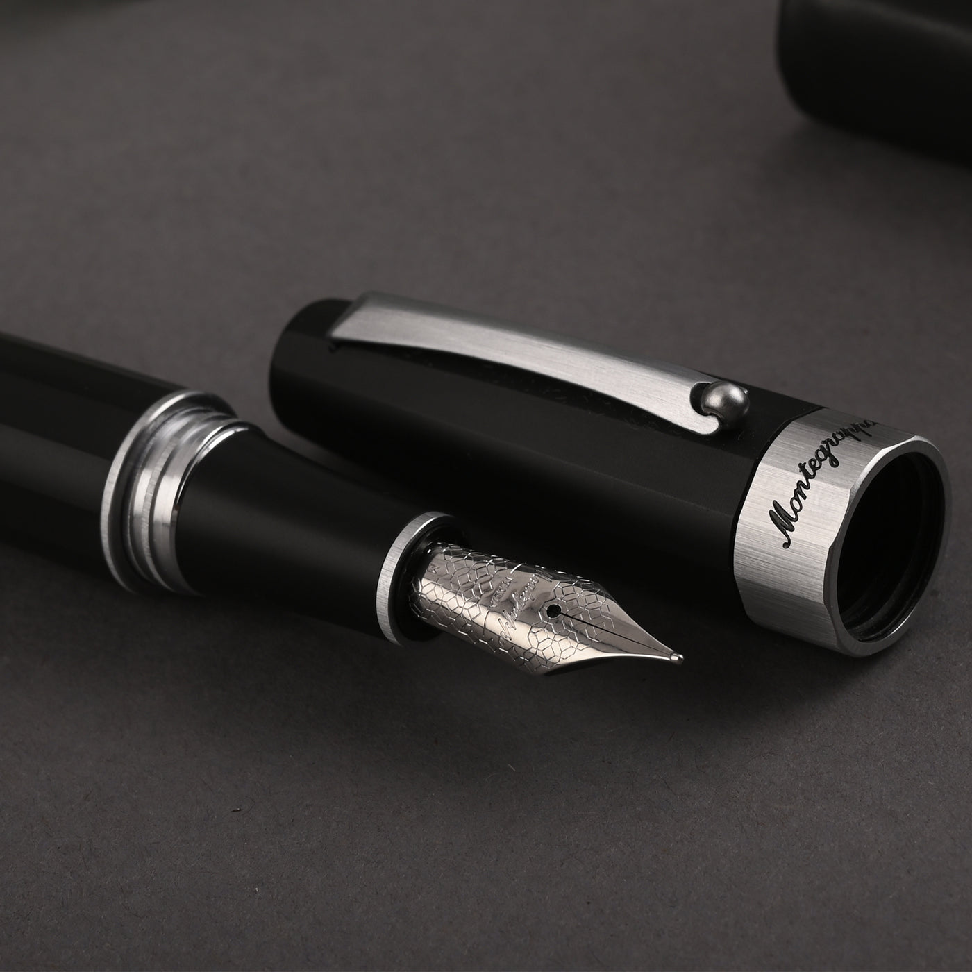 Montegrappa Magnifica Fountain Pen - Matte Black CT