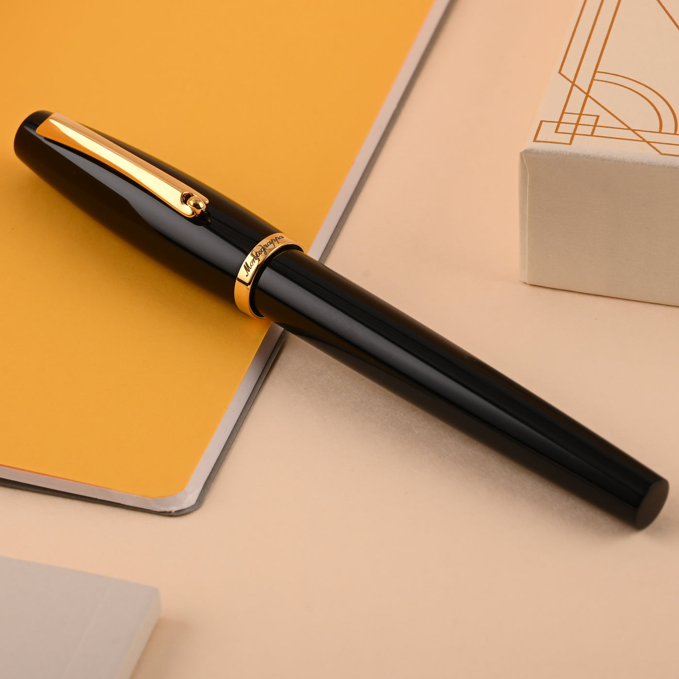 Montegrappa Manager Fountain Pen - Black GT 15