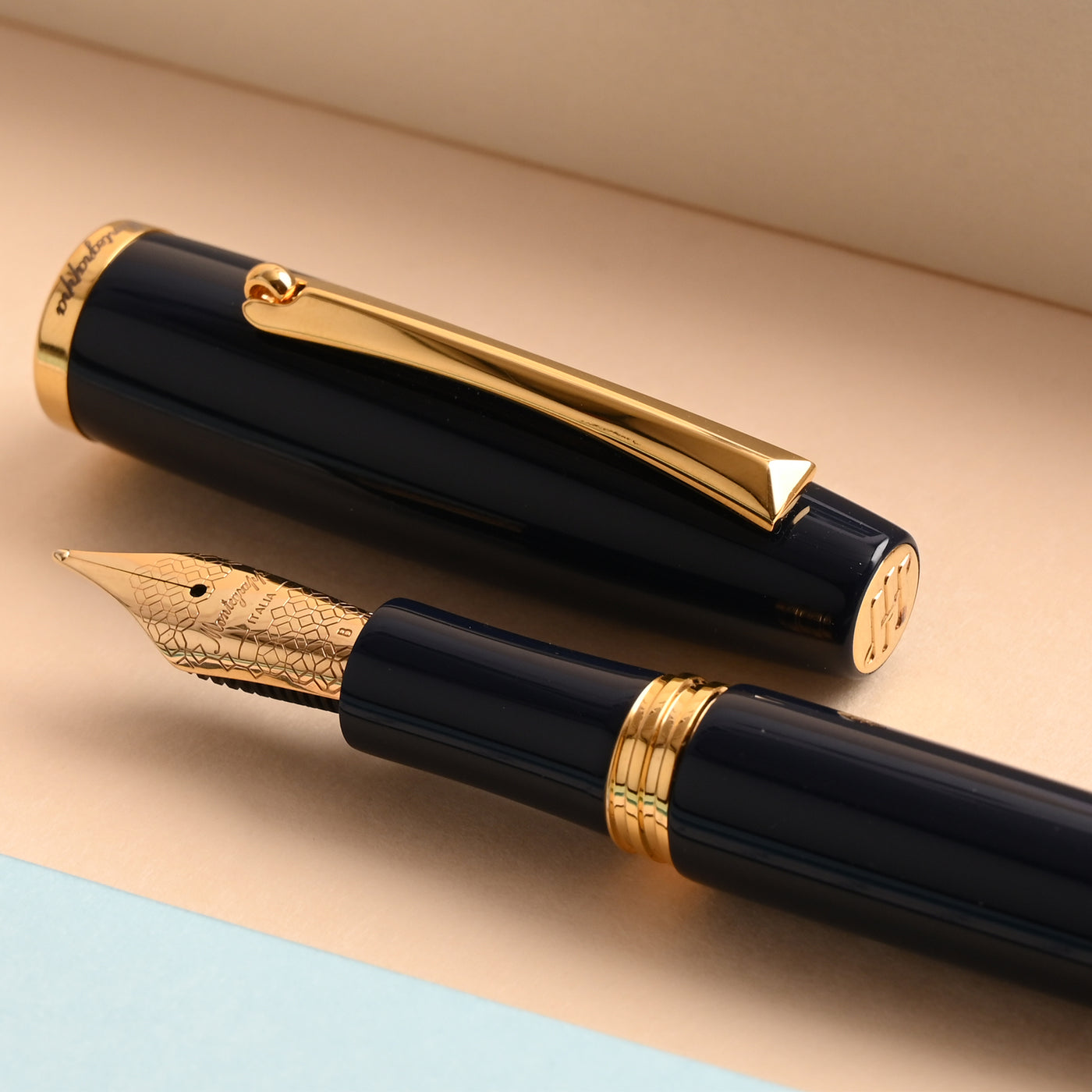 Montegrappa Manager Fountain Pen - Blue GT 10