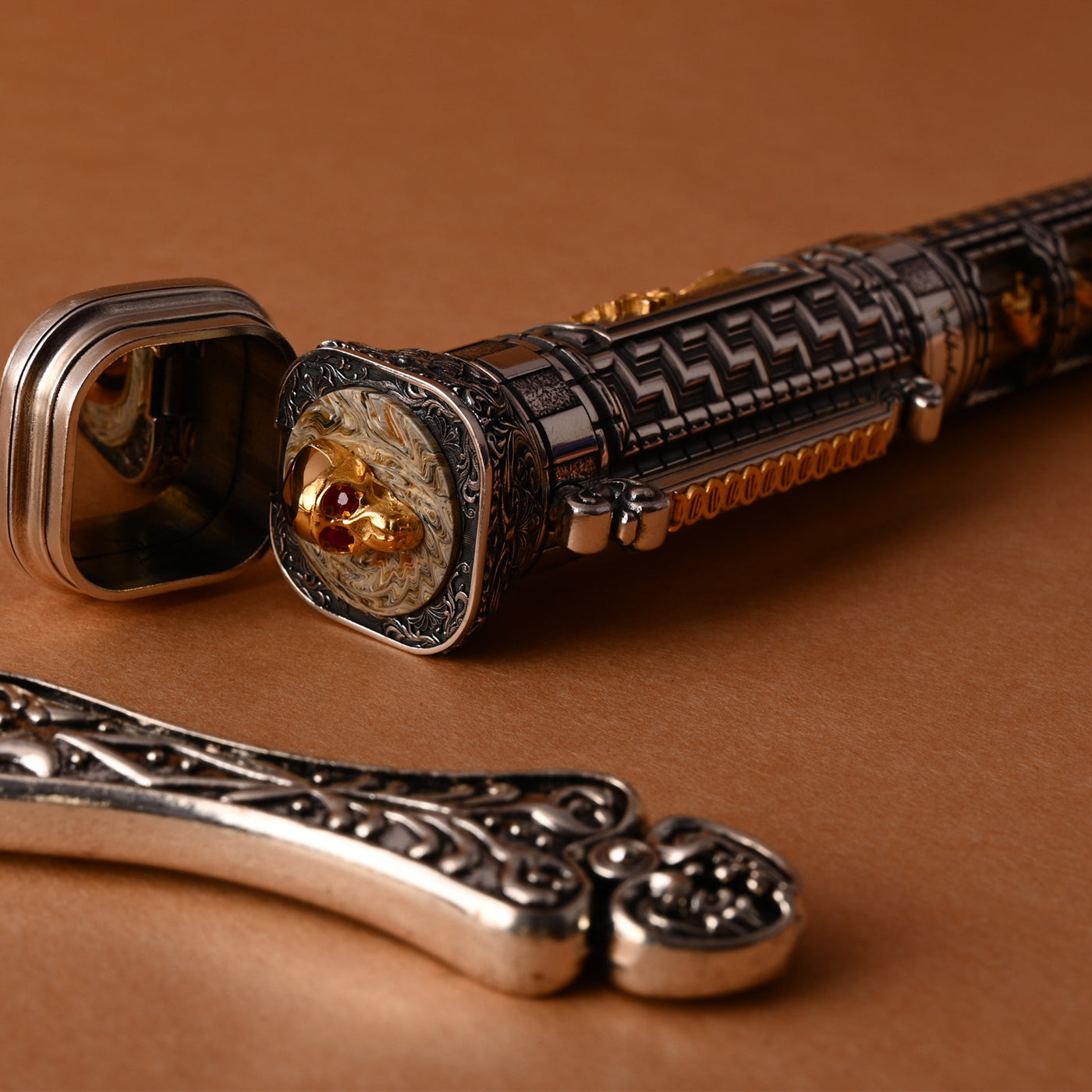 Montegrappa Theory of Evolution Fountain Pen - Avanguardia (Limited Edition) 10