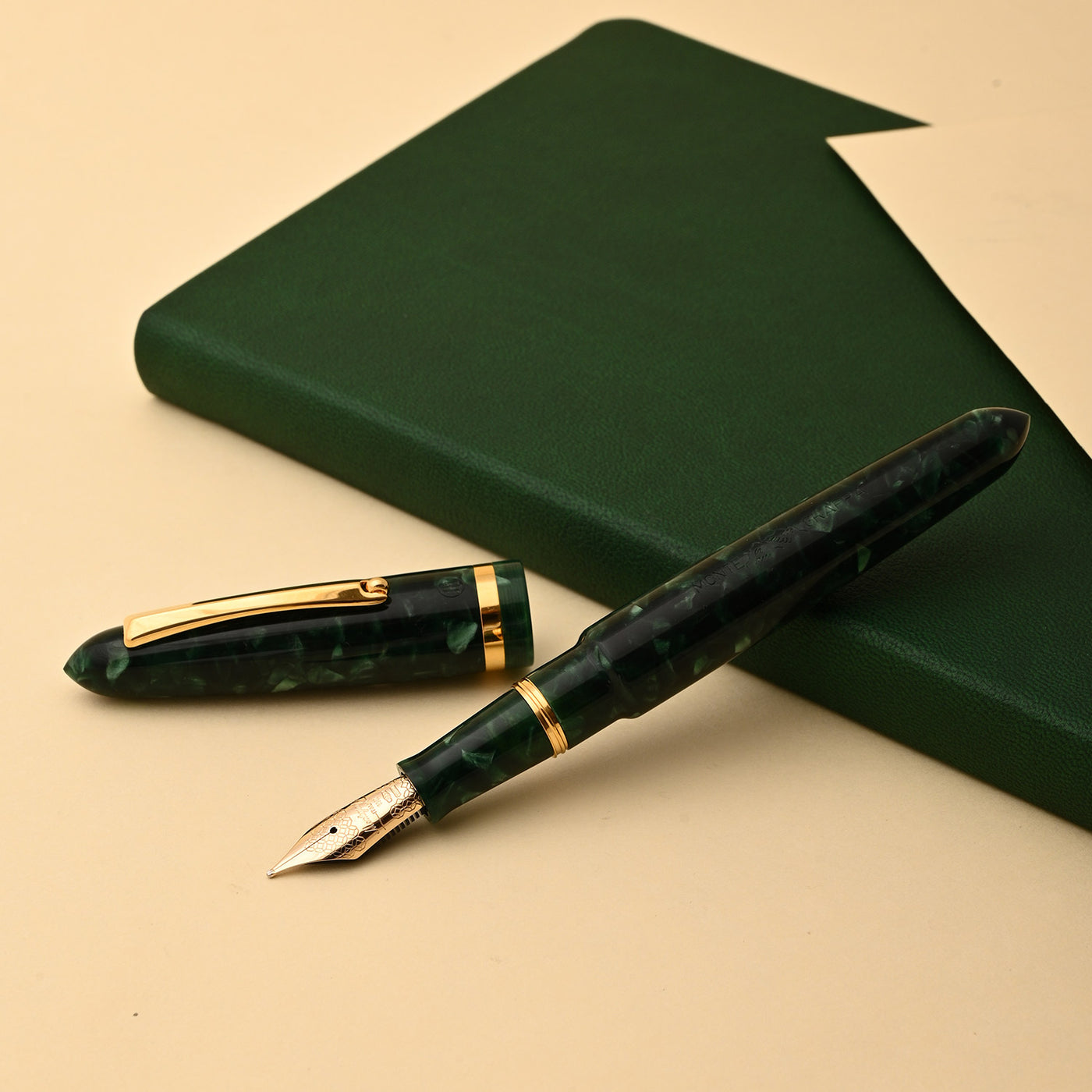 Montegrappa Venetia Fountain Pen - Vintage Conifer 6