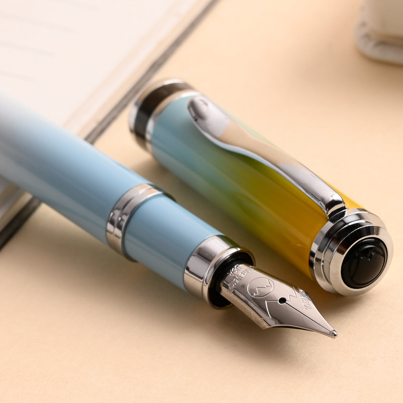 Monteverde Innova Ombre Fusion Fountain Pen - Bliss CT 11