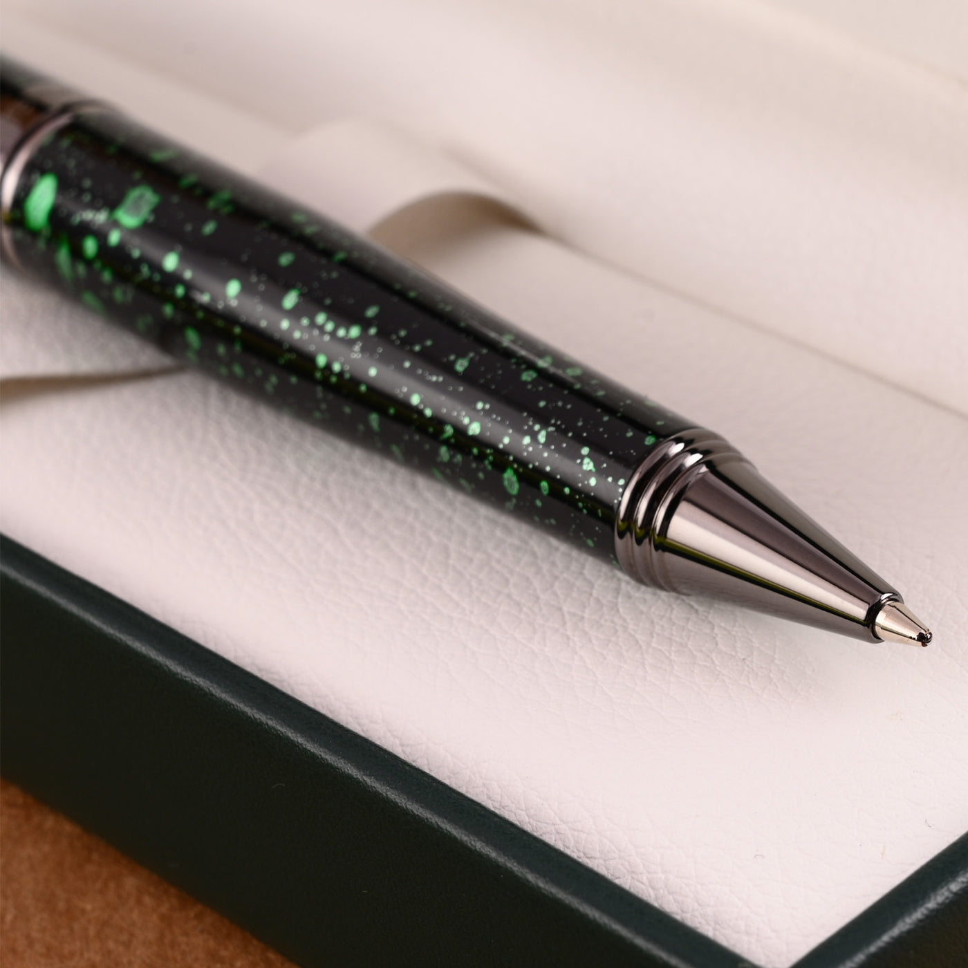 Monteverde Invincia Vega Ball Pen - Starlight Green 8