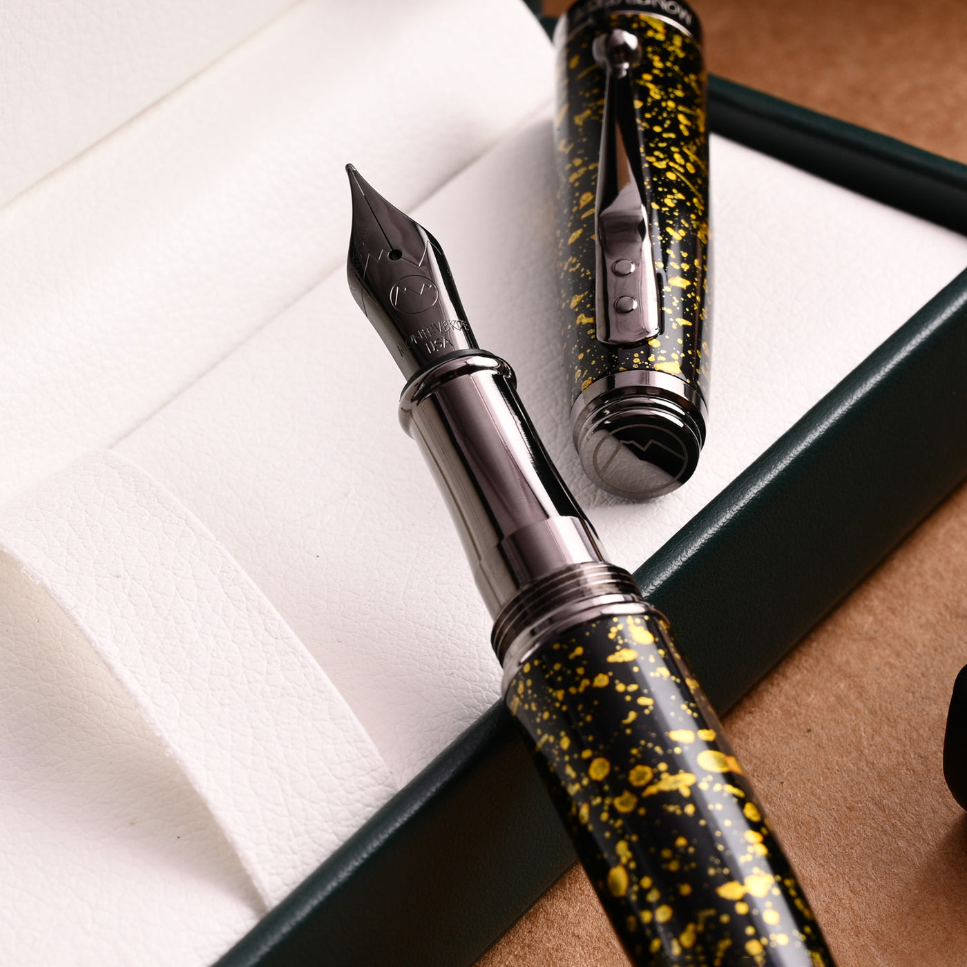 Monteverde Invincia Vega Fountain Pen - Starlight Yellow 10