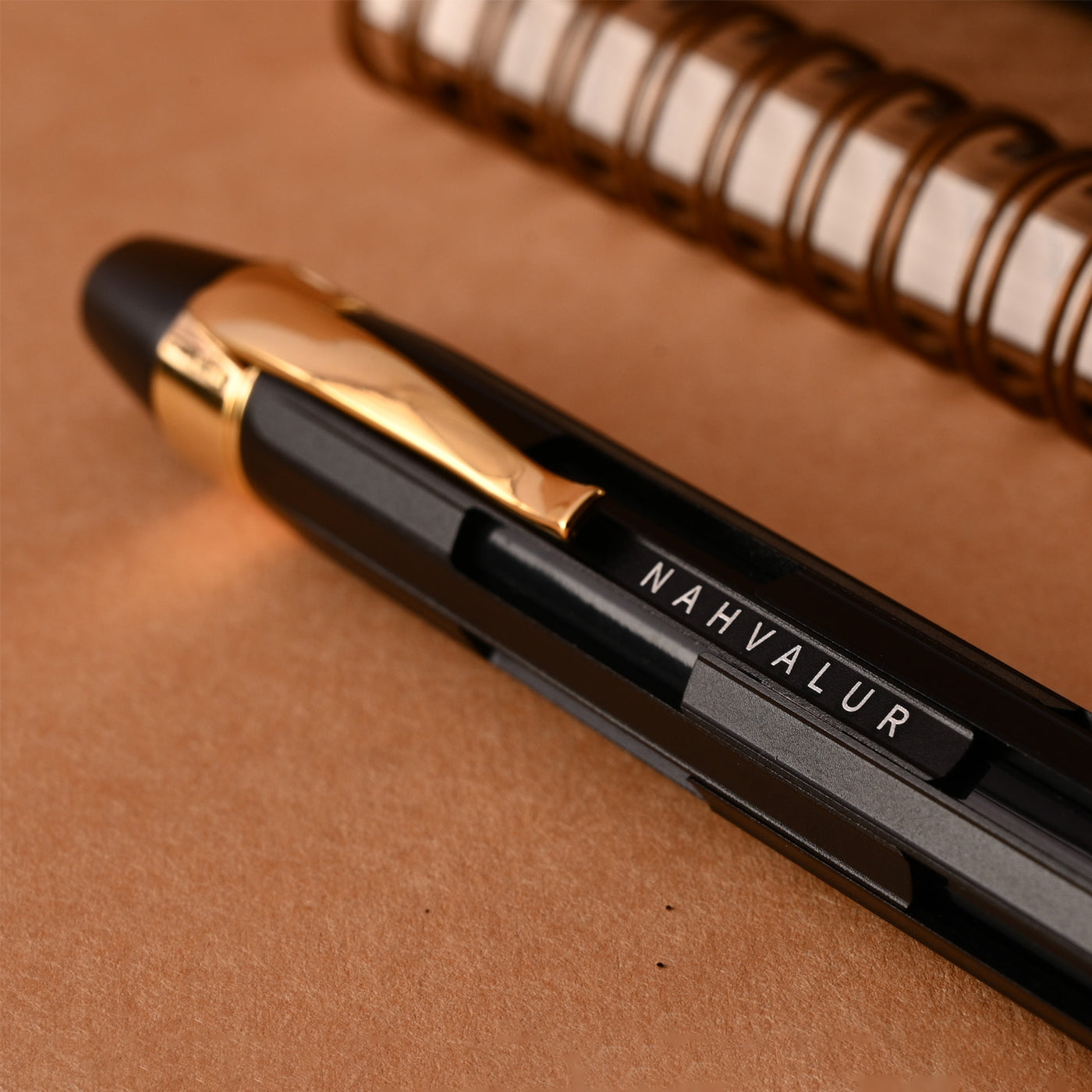 Nahvalur Eclipse Black Gold Fountain Pen 8