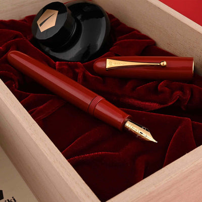 Namiki Yukari Royale Urushi No.20 Fountain Pen Vermilion Red 18K Gold Nib 4