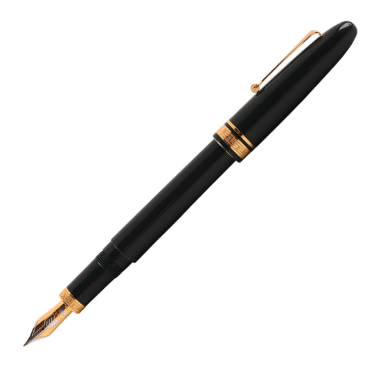 Omas Ogiva Fountain Pen - Nera GT