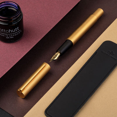 Otto Hutt Design 08 Fountain Pen - Gold 11